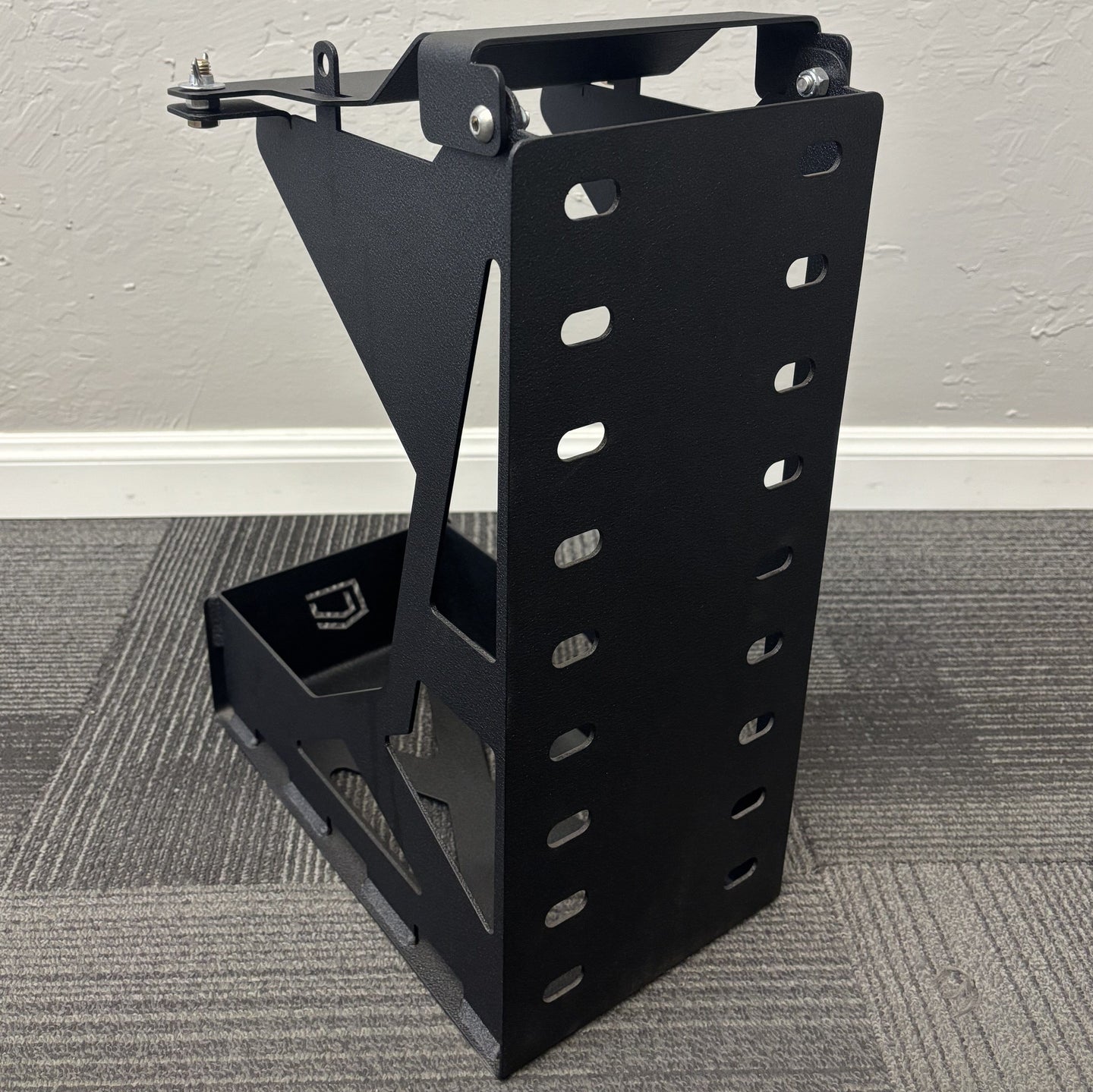 SINGLE FUEL/WATER CAN MOUNT - FITS SWING OUT BUMPERS Chassis Unlimited Inc. 