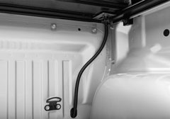 BAK 226525 - 16-20 Nissan Titan 5ft 6in Bed Flip G2