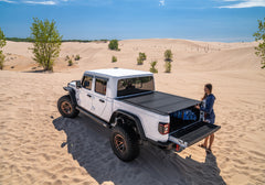 BAK 448701 - 2020 Jeep Gladiator 5ft Bed Flip MX4