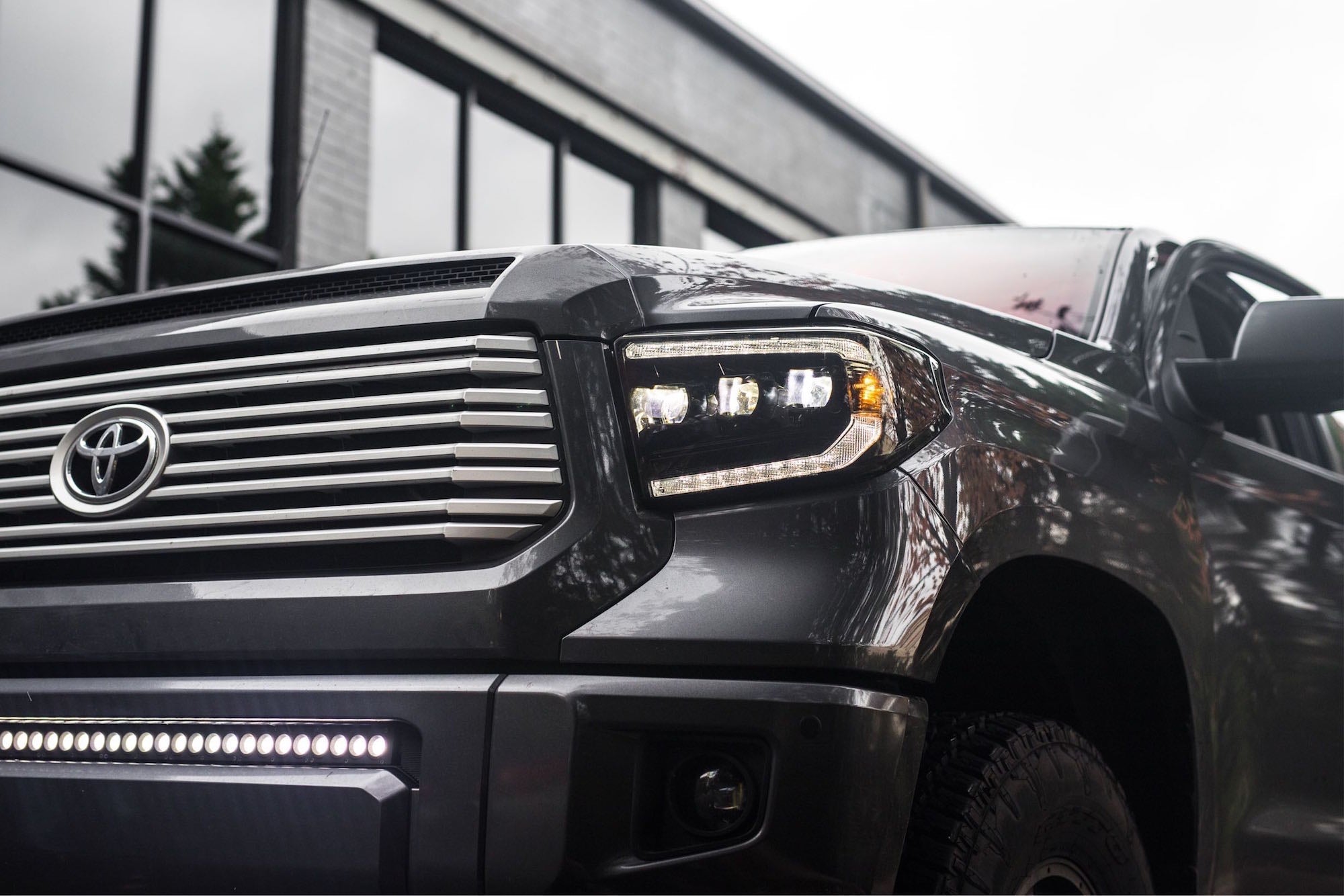 Toyota Tundra (14-20): XB LED Headlights White DRL